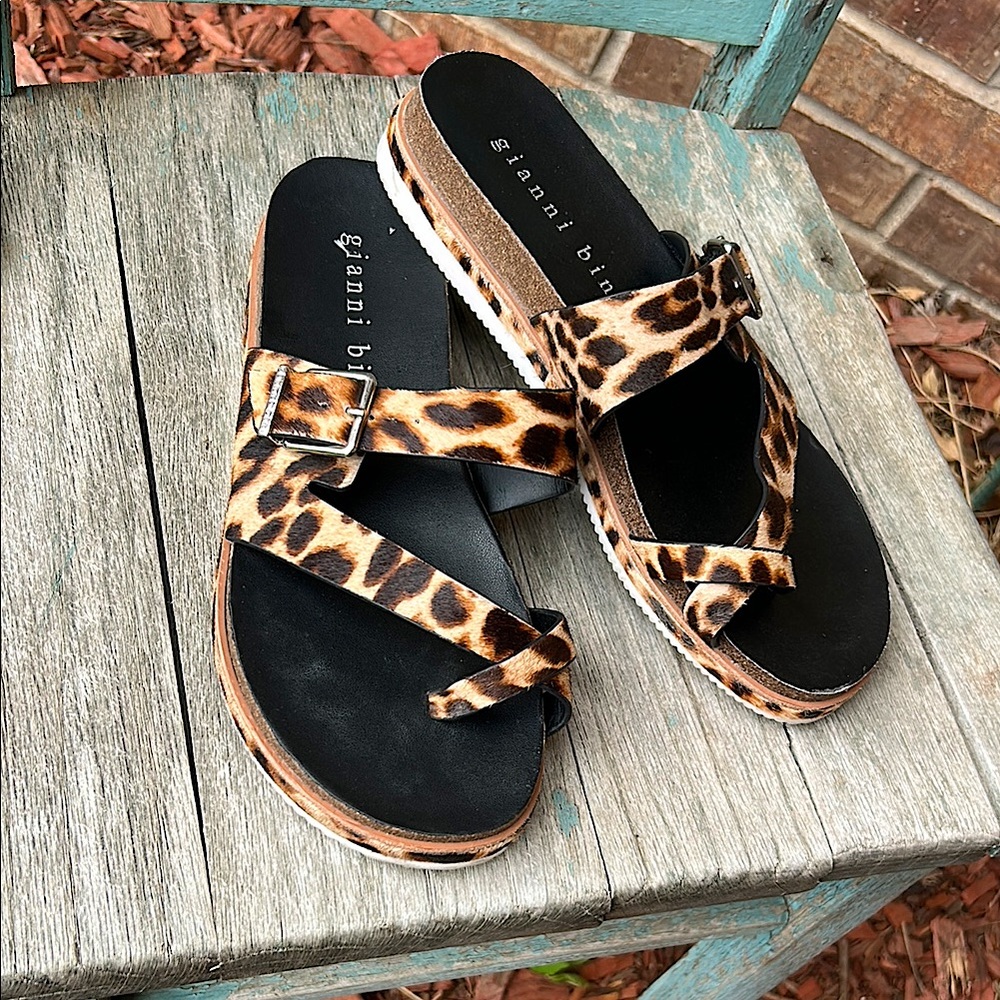 Gianni Bini Ladies 10M Peep Toe Leopard Print Low Wedge Sandals
